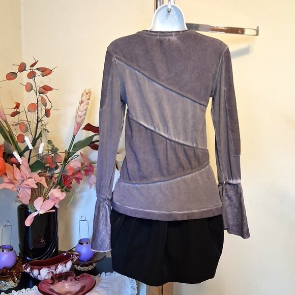 NEW Dolce Vita Women’s Light Purple Stretchy Blouse Long Ruffle Sleeve Top - Picture 7 of 7